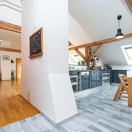 Apartament Bright And Airy In Unique Suburb *