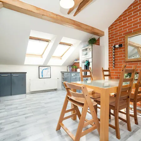 Apartman Bright And Airy In Unique Suburb Prága