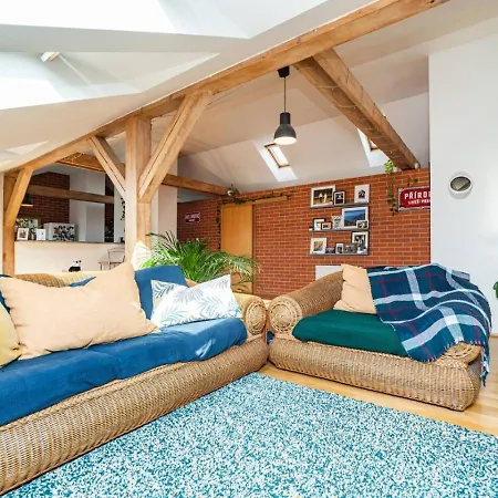 Apartman Bright And Airy In Unique Suburb *