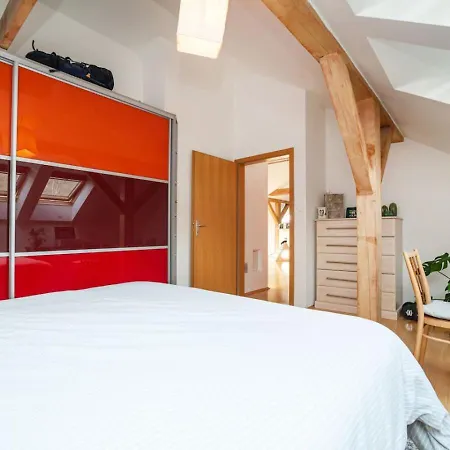 Apartman Bright And Airy In Unique Suburb Prága