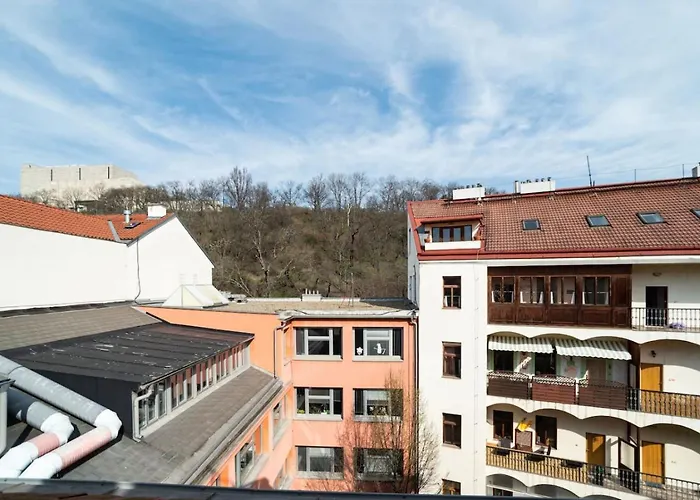 Bright And Airy In Unique Suburb