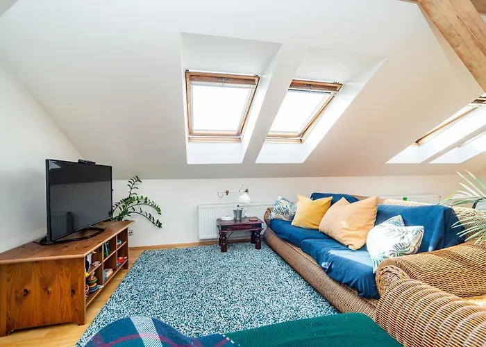 Bright And Airy In Unique Suburb Apartament